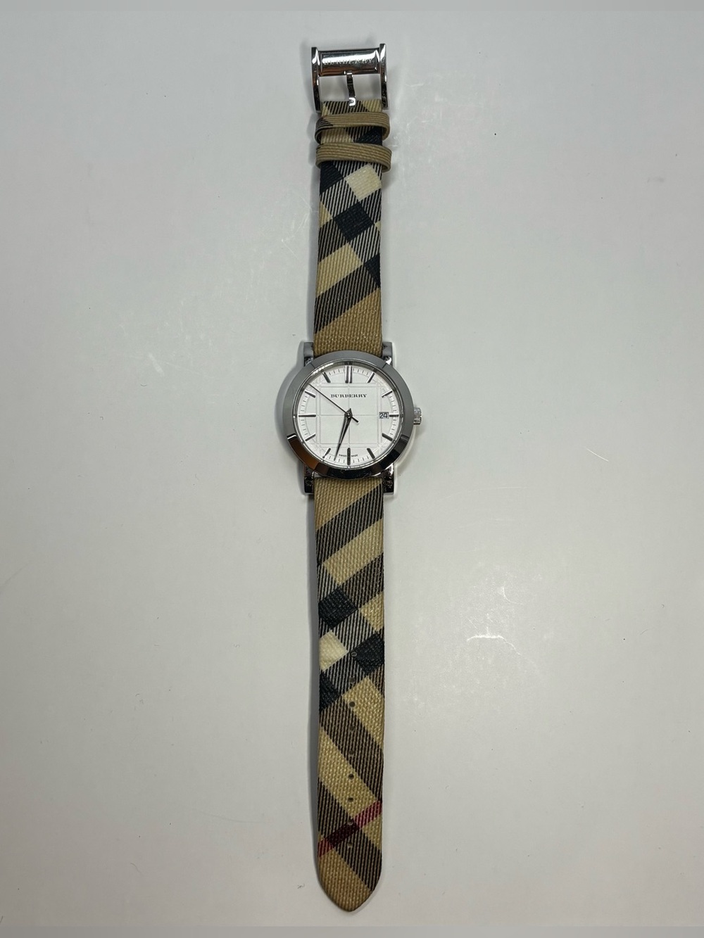 Burberry BU1390 Engraved Dial Strap 38mm Case Men's/Women's Watch Needs Battery